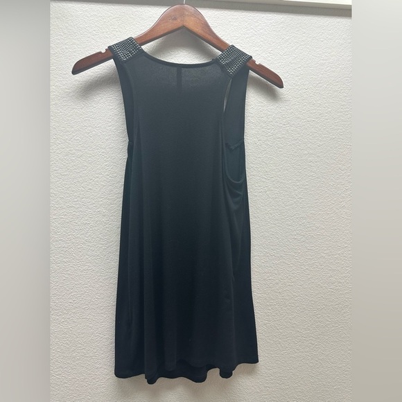 Black Sleeveless Top - Picture 2 of 3